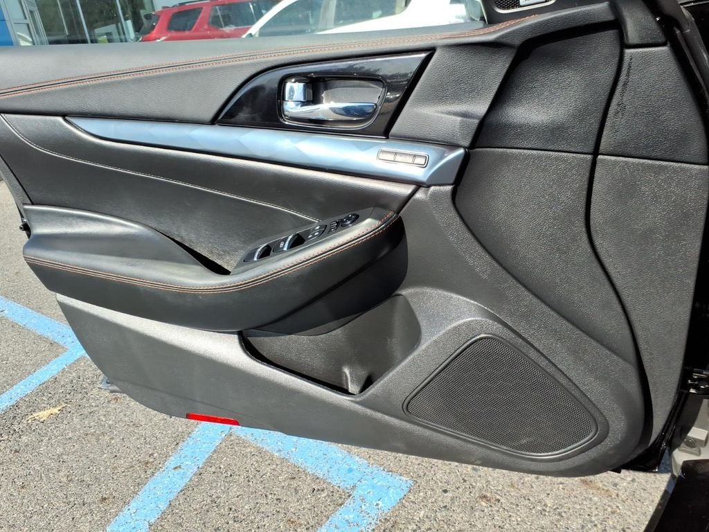 2022 Nissan Maxima SR