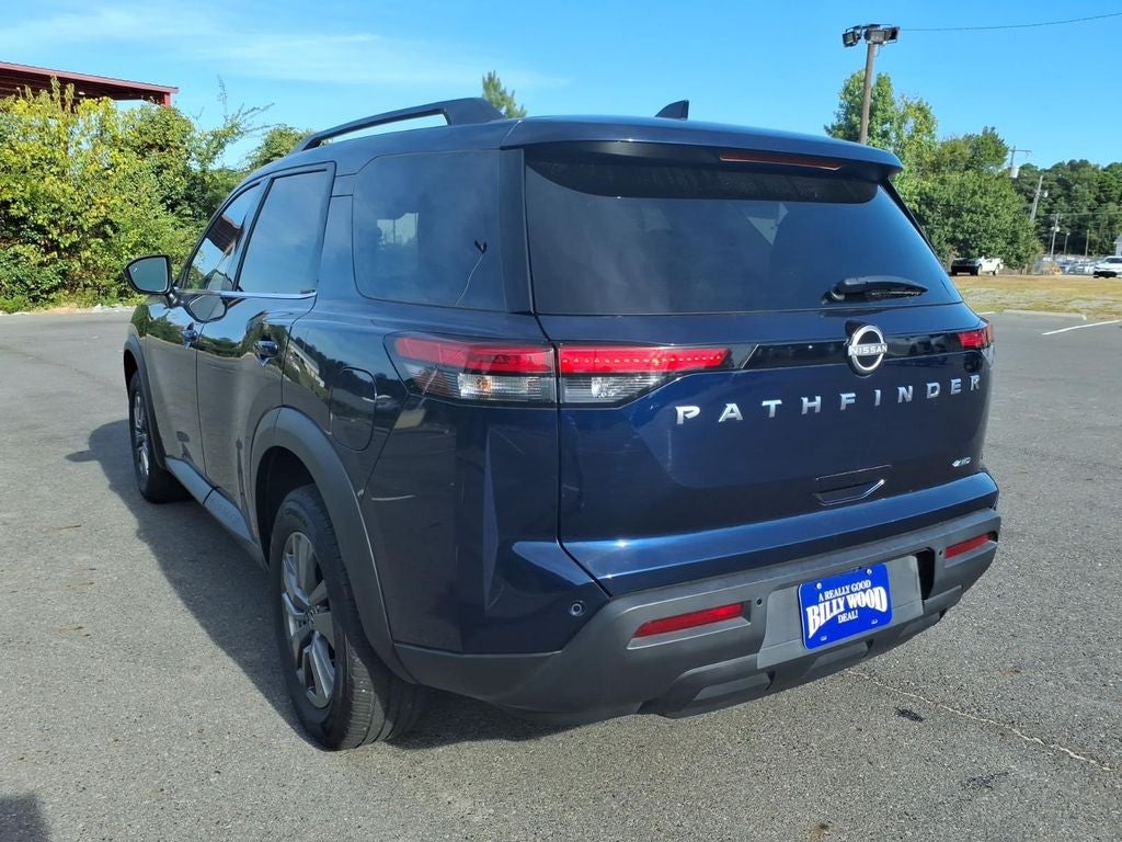 2025 Nissan Pathfinder SV