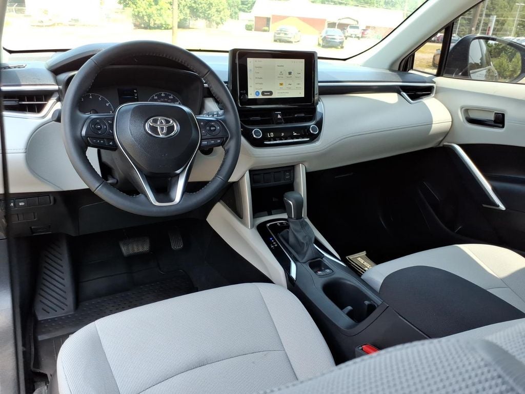 2024 Toyota Corolla Cross LE