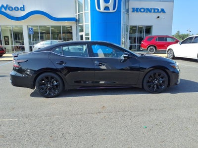 2022 Nissan Maxima SR