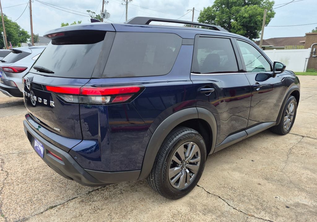 2025 Nissan Pathfinder SV