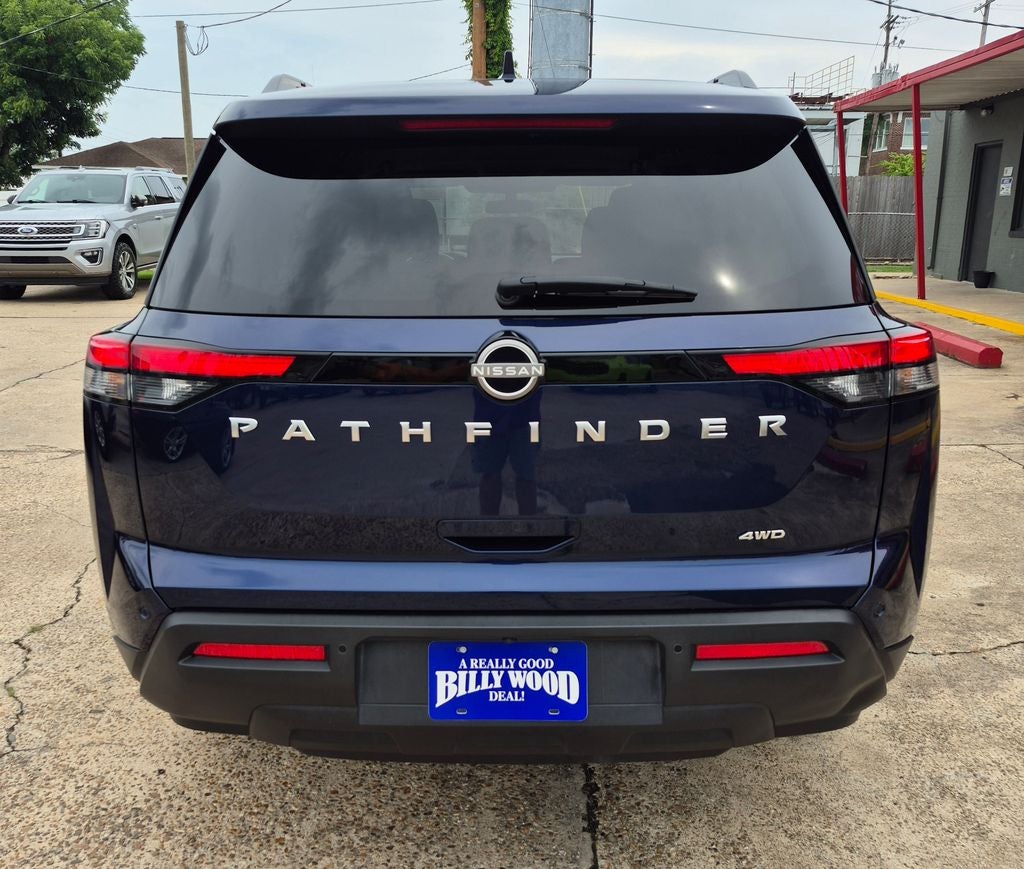 2025 Nissan Pathfinder SV
