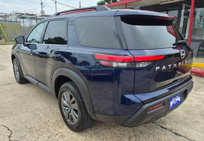 2025 Nissan Pathfinder SV